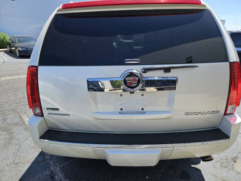 2011 Cadillac Escalade Platinum Edition