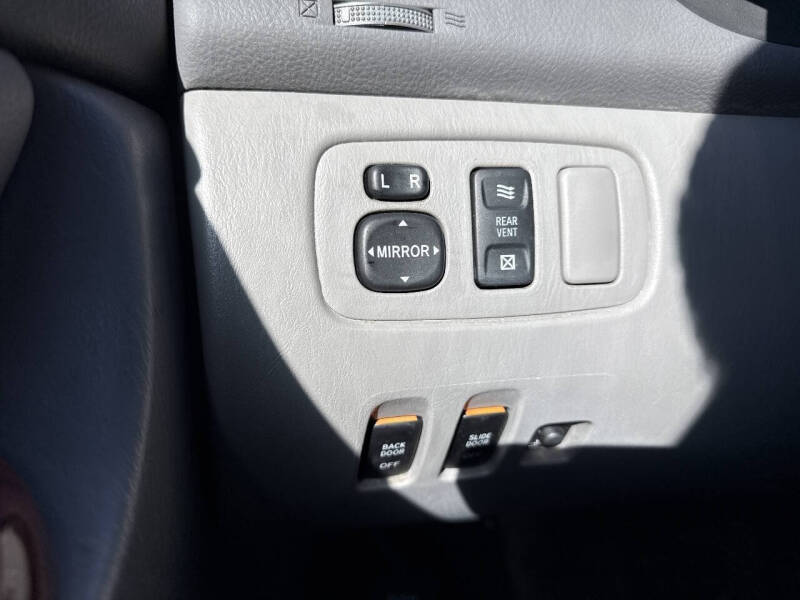 2005 Toyota Sienna XLE 7 Passenger