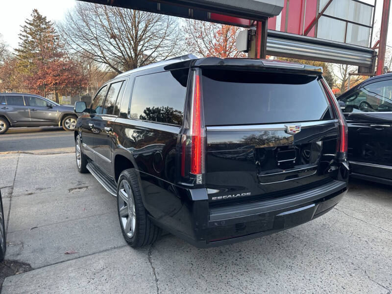 2020 Cadillac Escalade ESV Luxury