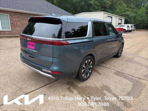 2024 Kia Carnival EX