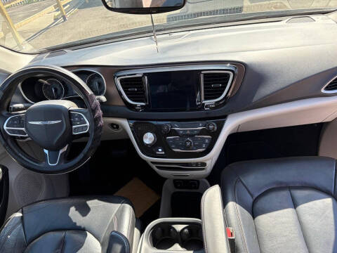 2017 Chrysler Pacifica Touring Plus
