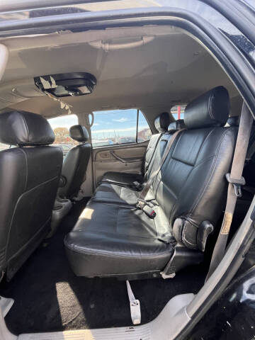 2003 Toyota Sequoia SR5