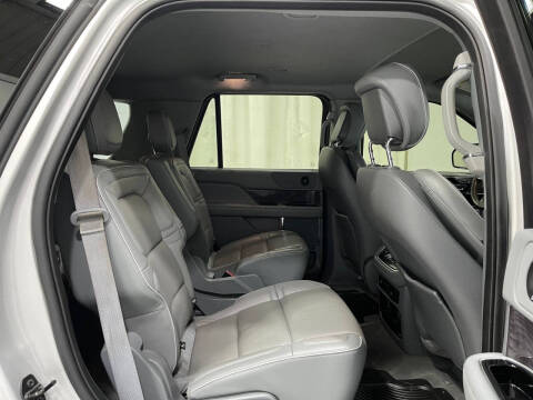 2019 Lincoln Navigator Select