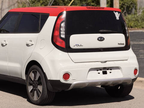 2017 Kia Soul +