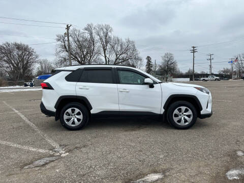 2020 Toyota RAV4 LE