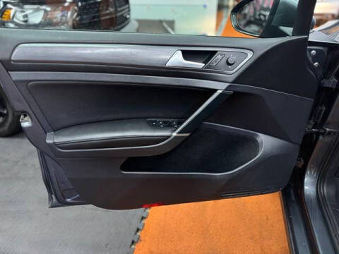 2019 Volkswagen Golf SE