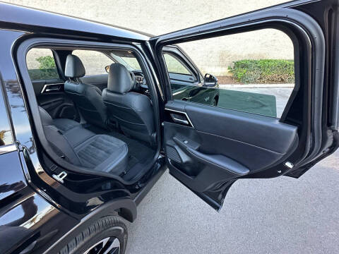 2023 Mitsubishi Outlander PHEV SE