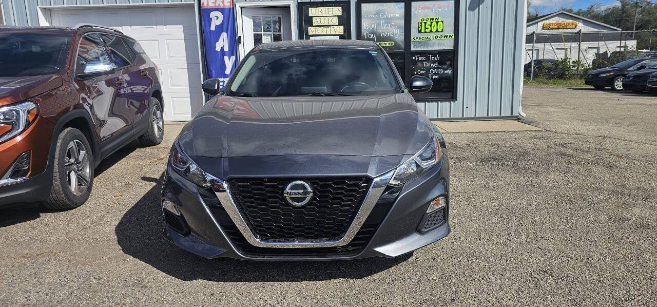 2019 Nissan Altima for sale at URIEL's AUTOMOTIVE LLC in Middletown, OH