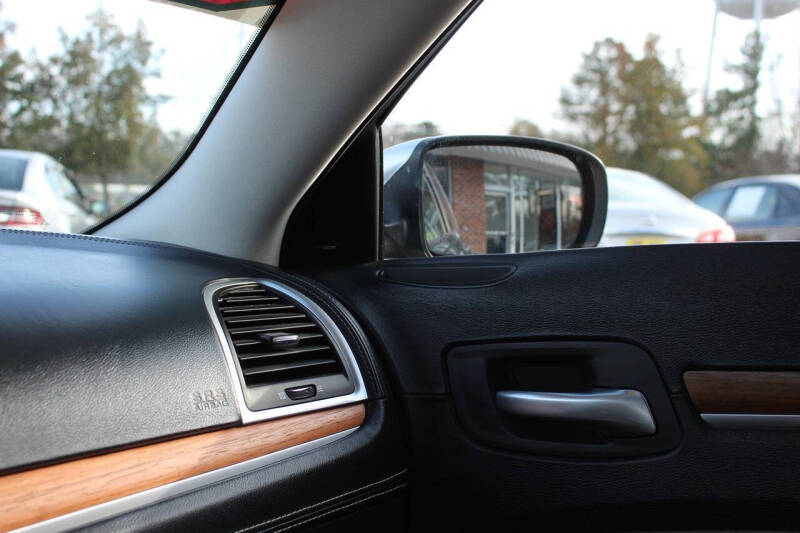 2016 Chrysler 300 C Platinum