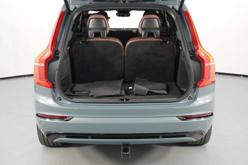 2023 Volvo XC90 Recharge T8 Ultimate Dark Theme