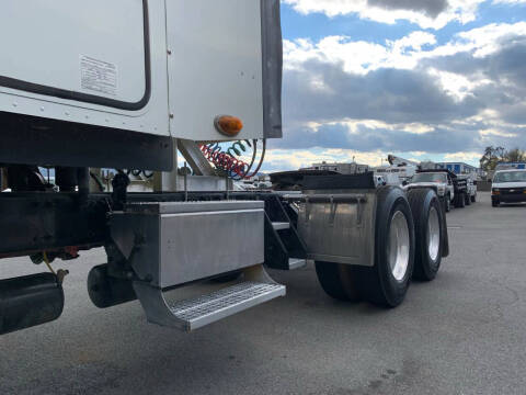 2010 Freightliner Columbia 120