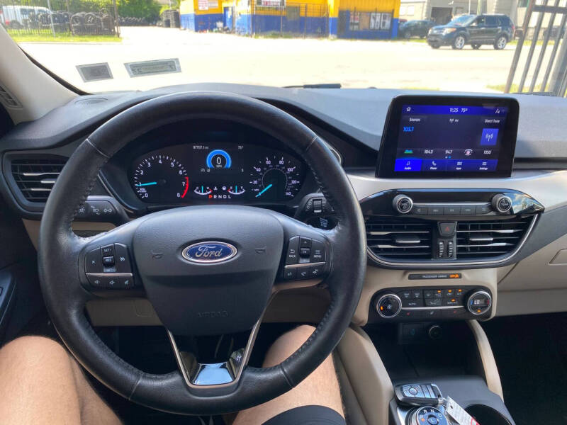 2020 Ford Escape SEL