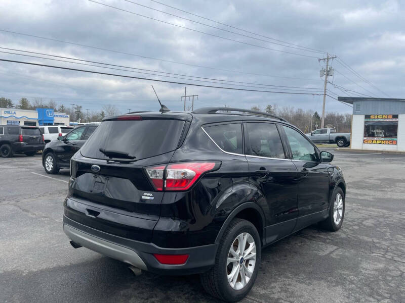 2018 Ford Escape SEL photo 9