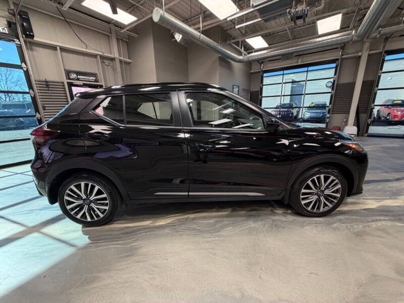 2023 Nissan Kicks SR