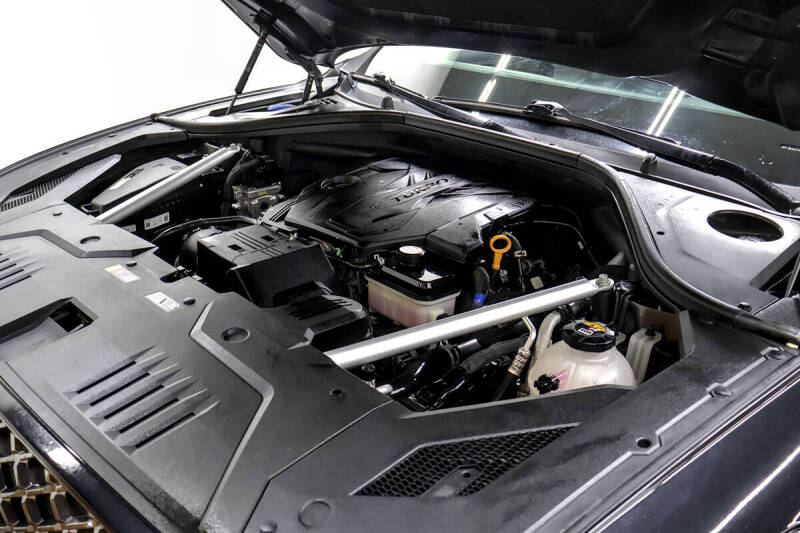 2022 Genesis GV70 2.5T Standard