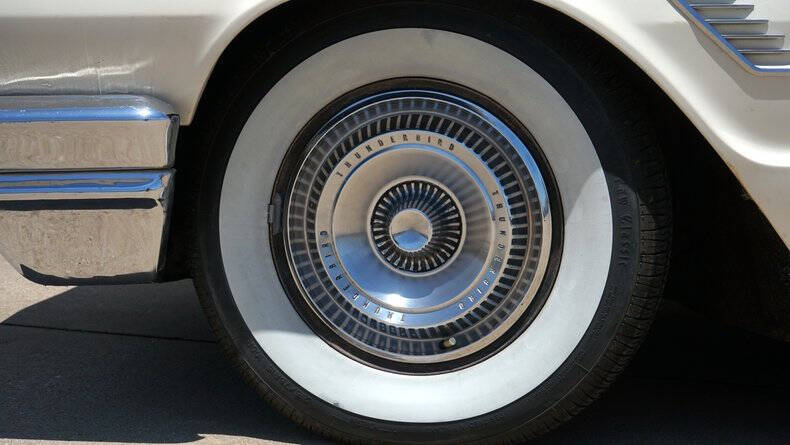 1965 Ford Thunderbird