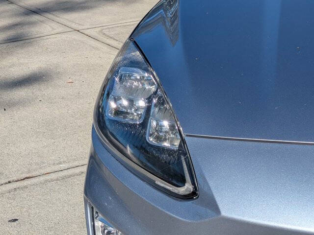 2022 Ford Escape Hybrid Titanium