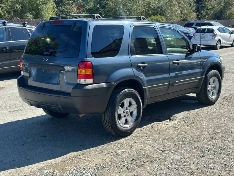 2005 Ford Escape XLT