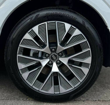 2024 Audi Q8 e-tron quattro Prestige