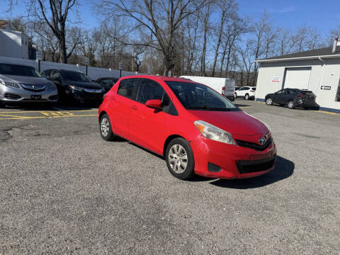 2014 Toyota Yaris 5-Door LE