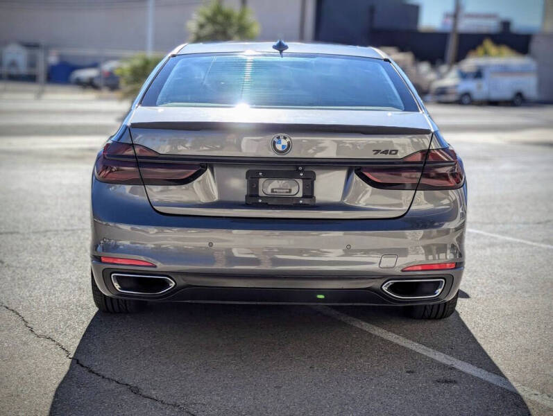 2016 BMW 7 Series 740i photo 6