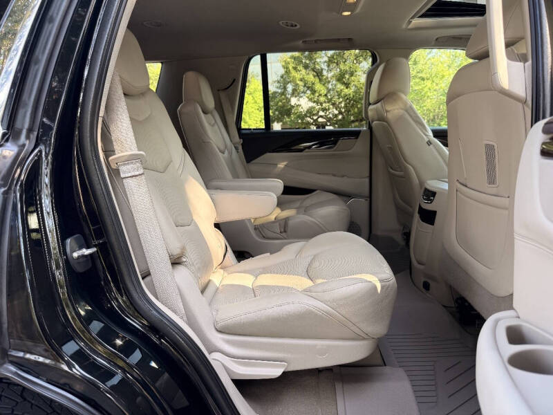 2017 Cadillac Escalade Luxury