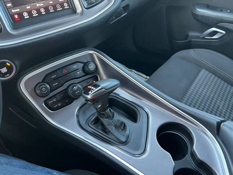 2019 Dodge Challenger SXT