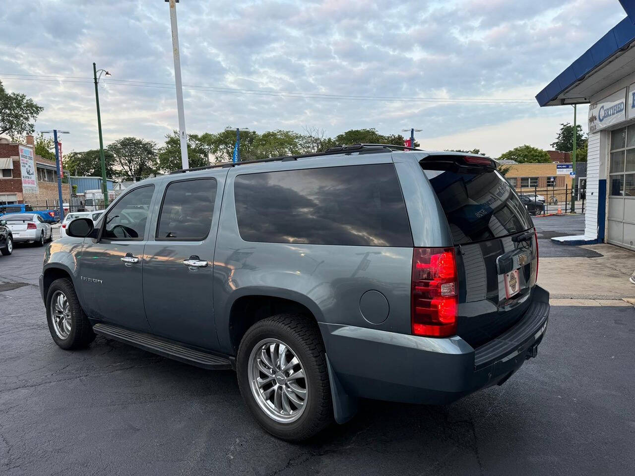 2008 Chevrolet Suburban for sale at Chicago Auto House in Chicago, IL