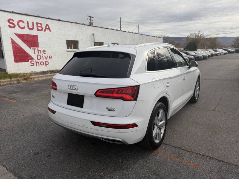 2018 Audi Q5 2.0T quattro Premium Plus