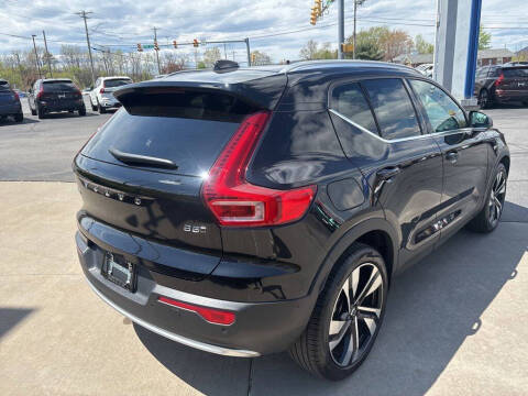 2023 Volvo XC40 B5 Plus Bright Theme