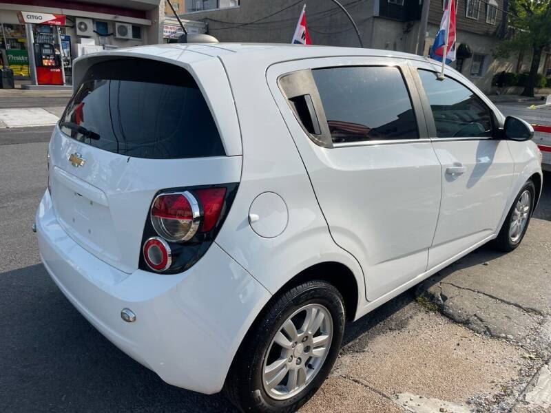 2016 Chevrolet Sonic LT Auto