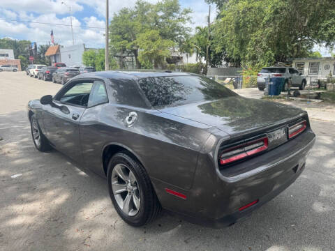 2016 Dodge Challenger SXT