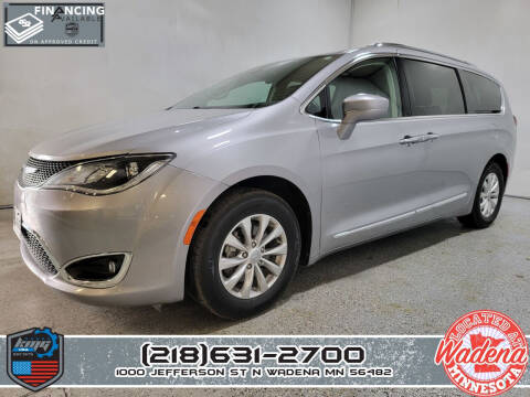 2018 Chrysler Pacifica for sale at Kal's Kars - VANS in Wadena MN