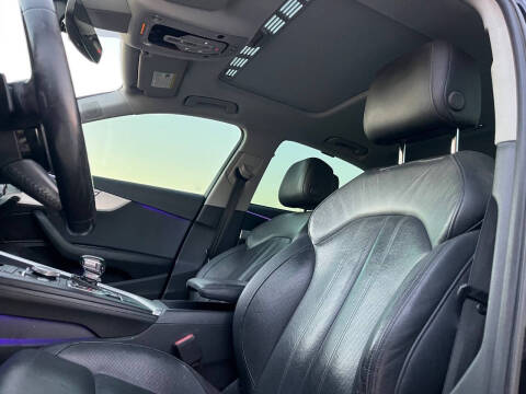 2017 Audi A4 2.0T quattro Prestige