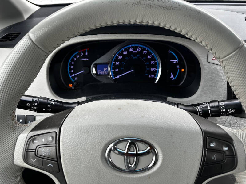 2012 Toyota Sienna XLE 8-Passenger