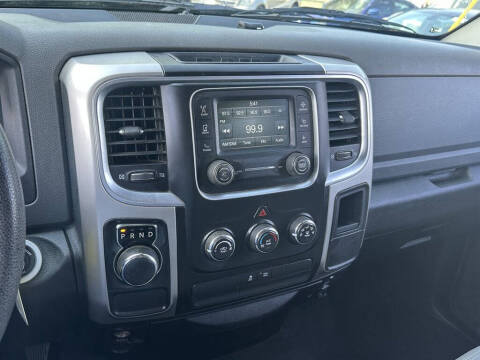 2016 RAM 1500 SLT
