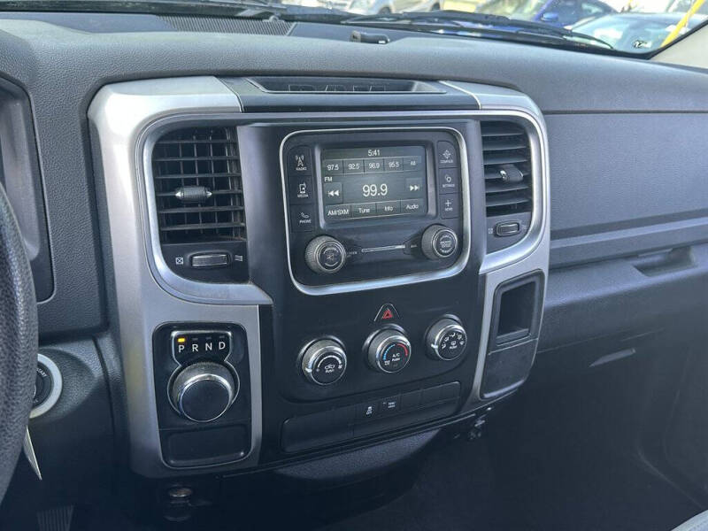 2016 RAM 1500 SLT