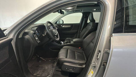 2023 Volvo XC40 B5 Plus Bright Theme