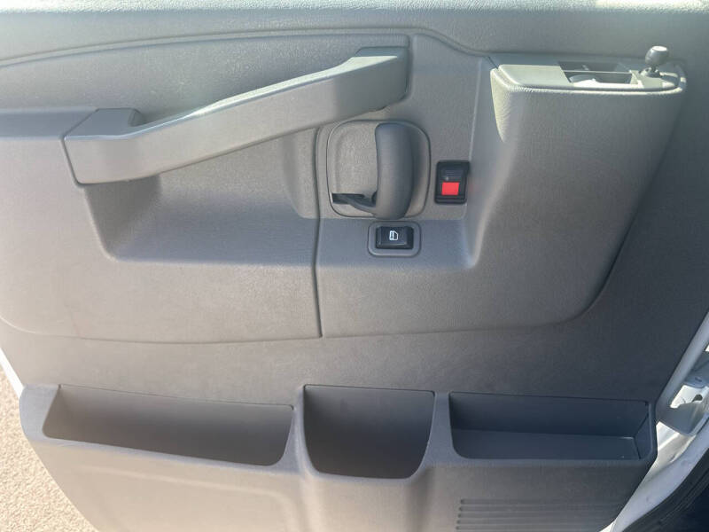 2023 GMC Savana 2500