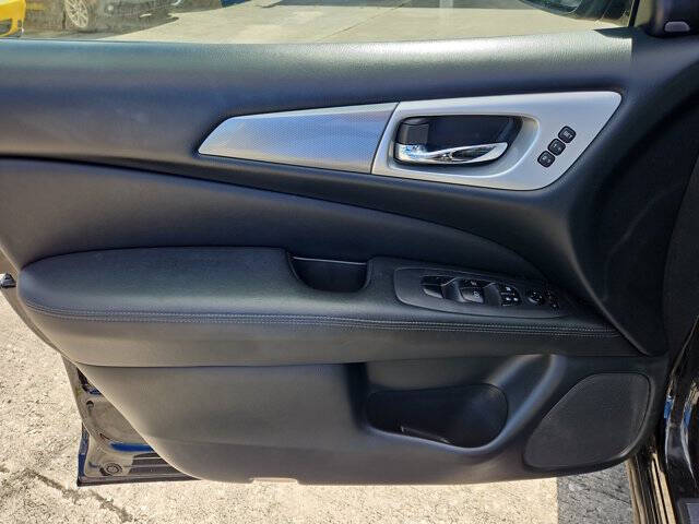 2018 Nissan Pathfinder SL