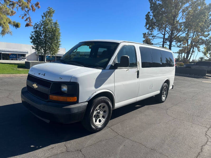 2012 Chevrolet Express LS photo 1