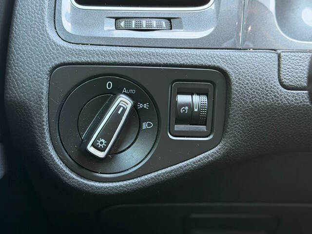 2019 Volkswagen e-Golf SE