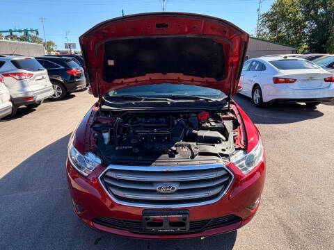 2018 Ford Taurus SEL