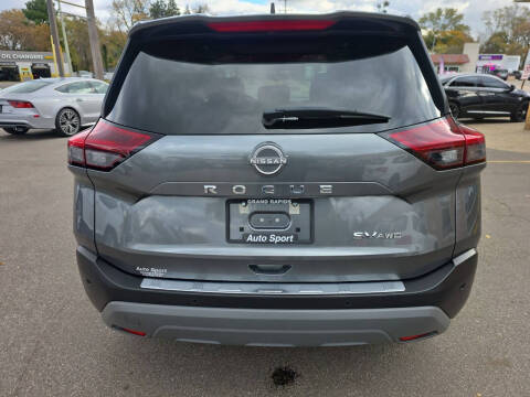 2023 Nissan Rogue SV