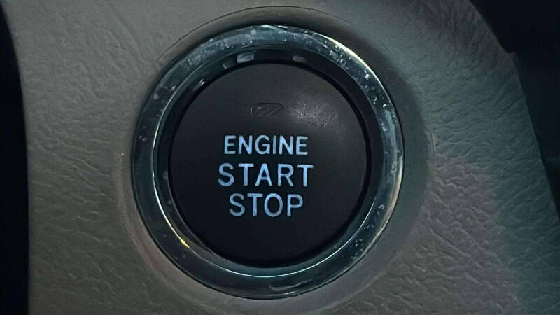 2017 Toyota Sienna XLE Premium 8-Passenger