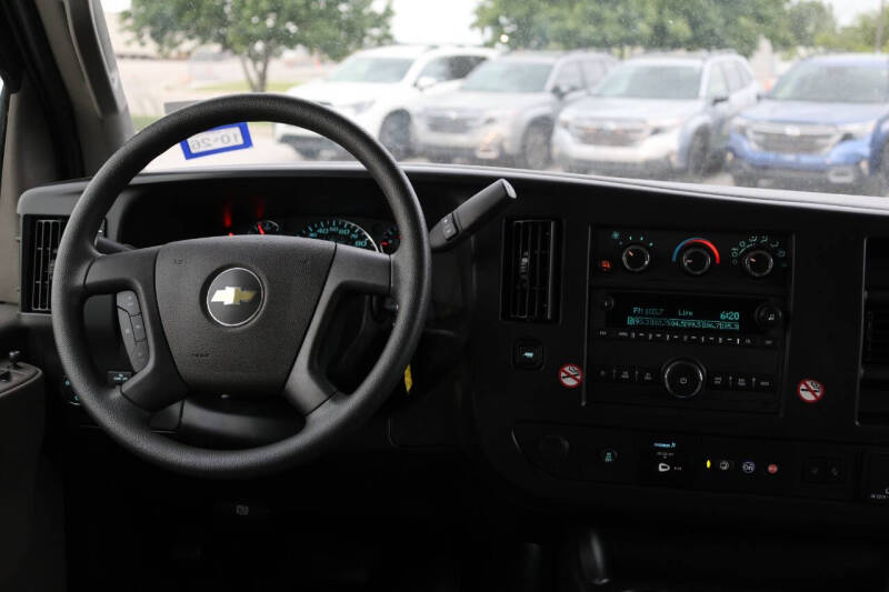 2025 Chevrolet Express LT 3500
