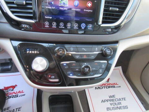 2017 Chrysler Pacifica Touring-L