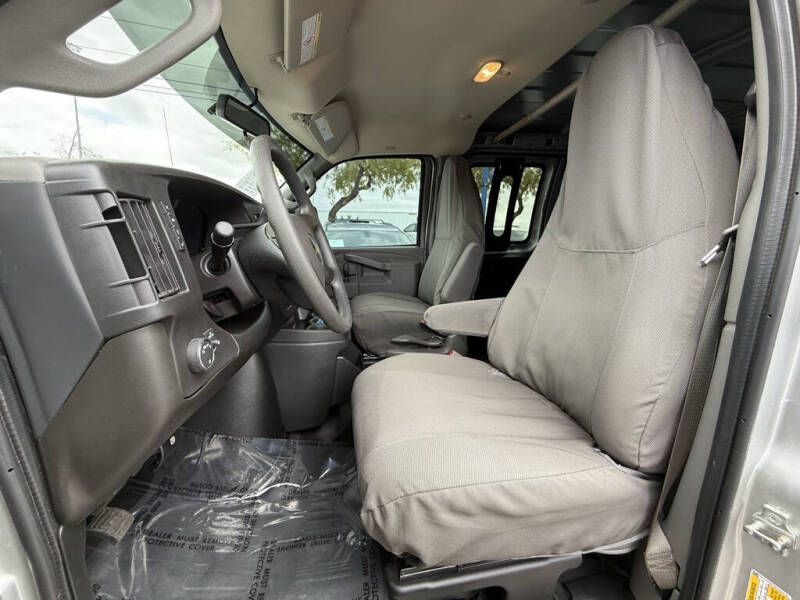 2023 Chevrolet Express 3500