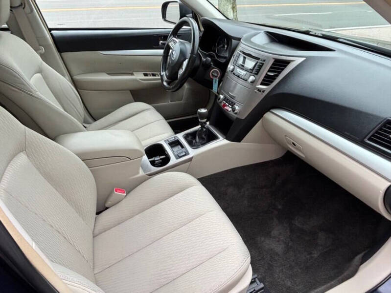 2012 Subaru Outback 2.5i Premium
