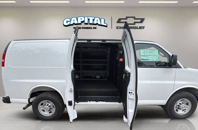 2025 Chevrolet Express 2500